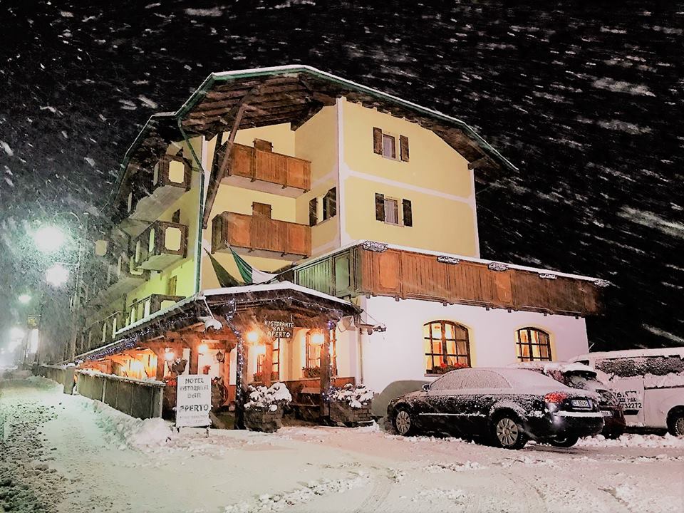 HOTEL TOSA