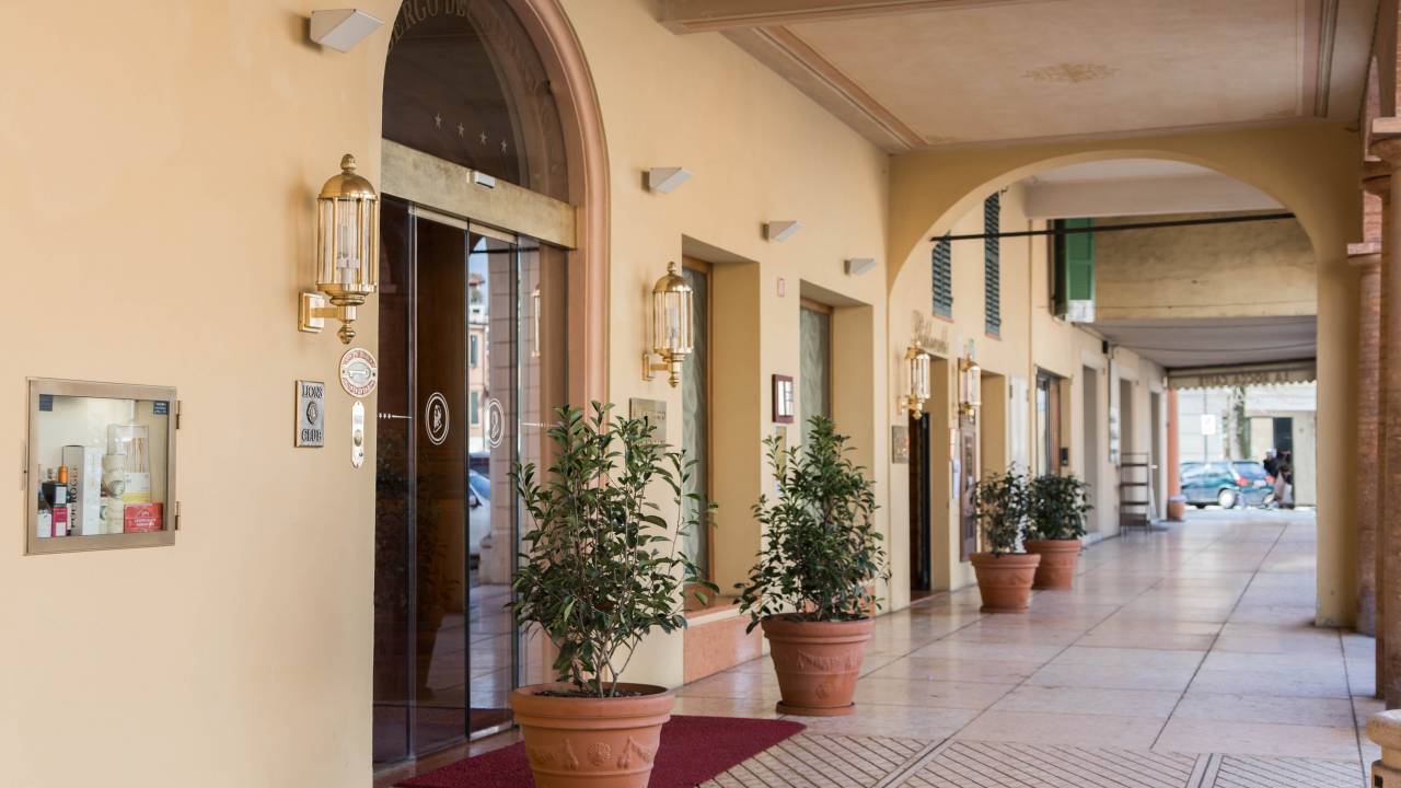 PHI HOTEL DEI MEDAGLIONI