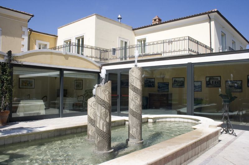 RESORT REGIS