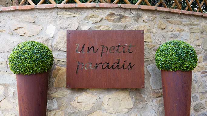 UN PETIT PARADIS